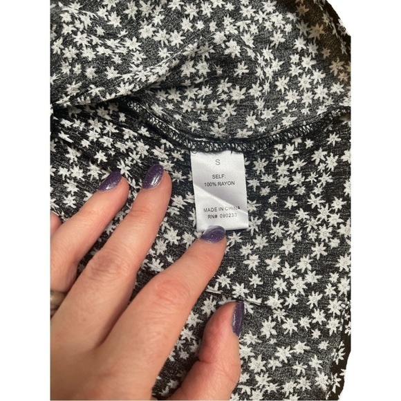 L.A. Hearts Black White Daisy Floral Double Tie Tunic Top Size Small - Picture 6 of 6